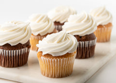 4 pk Vegan Cupcakes w/ Frosting on side